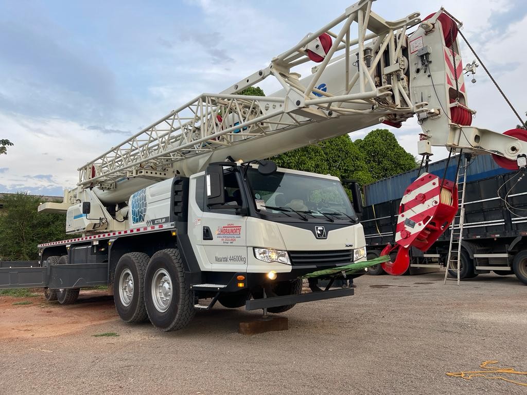 Locação e Serviços de Guindaste